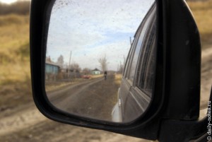Оля вдалеке :)
