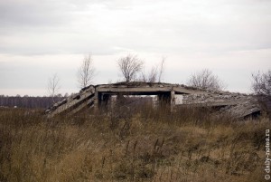 Бывшие коровники в поселке Красногорский