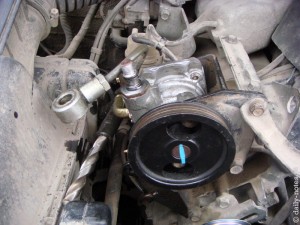 Установка контрактного насоса ГУР в Pajero