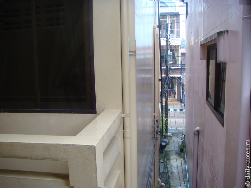 Вид из окна гостиницы "Nathon Residence"