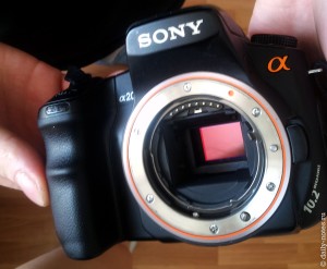 Sony alpha 200, зеркало поднято