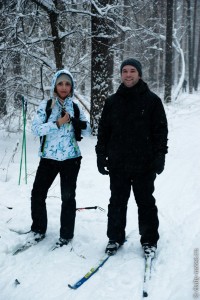 Лыжники в лесу