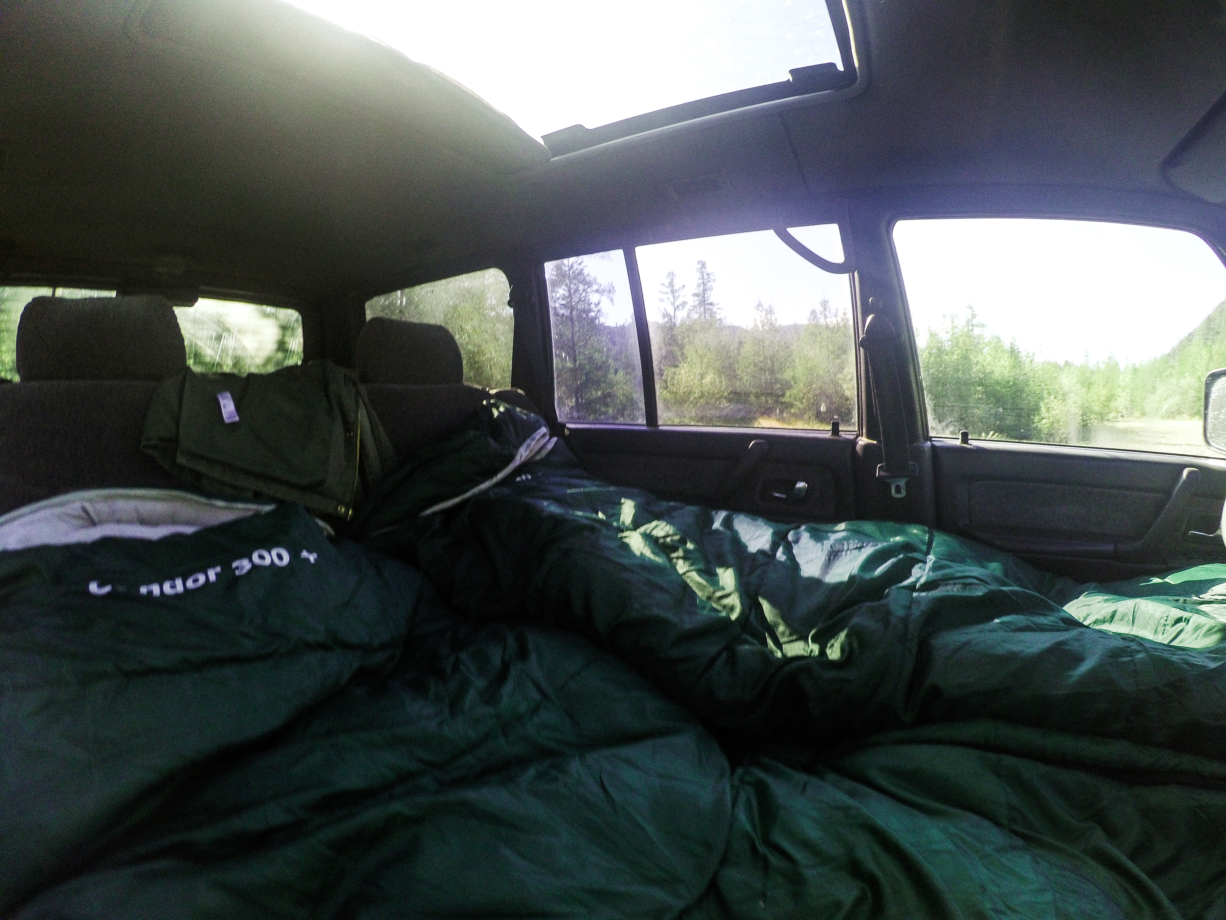 Спальник для ночевок в машине