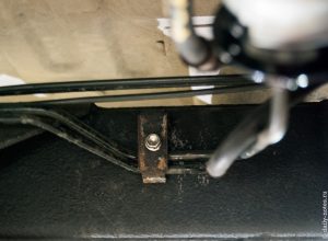 Закрепили тормозные и топливные трубки