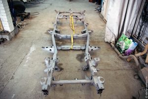 Рама Pajero после пескоструйной обработки