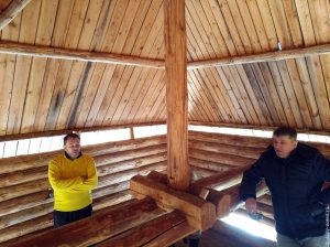 В башне все так же уныло
